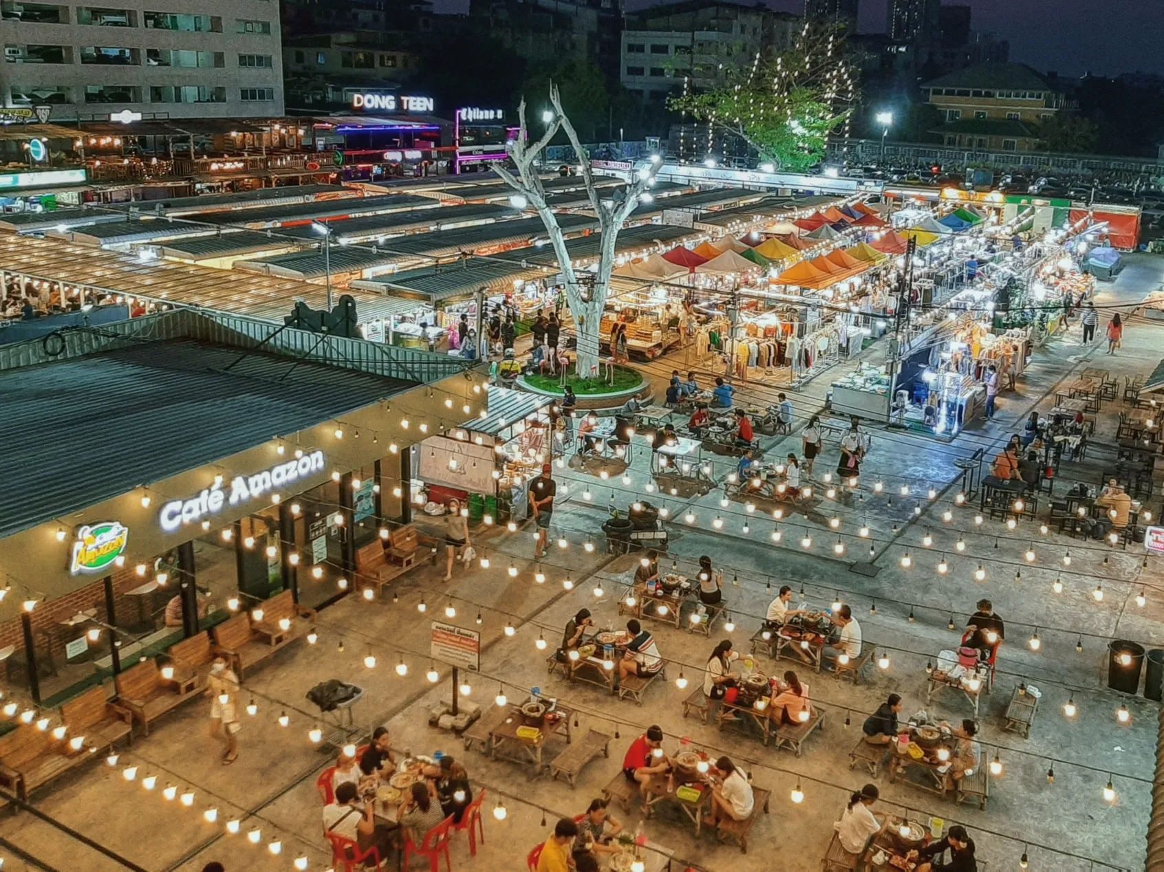 ตลาดกลางคืน